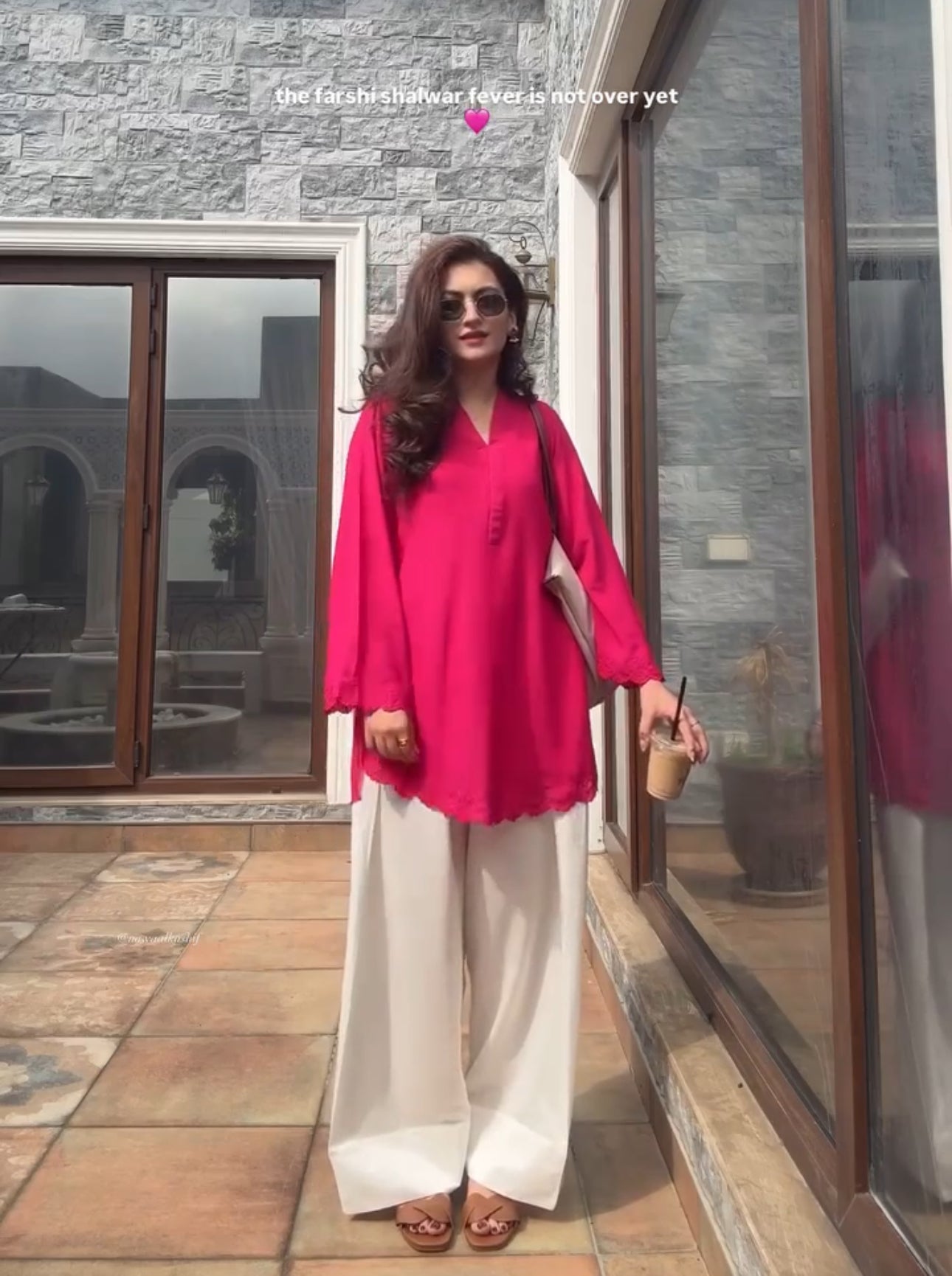 Fuchsia Pink Scalloped Embroidery Kurta with Off-White Farshi Trousers