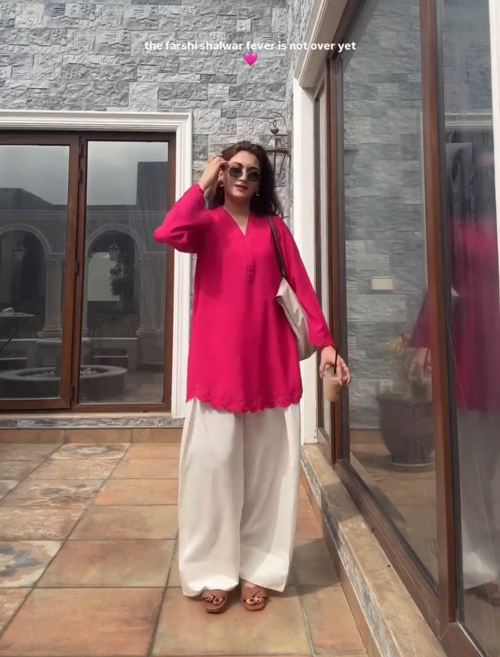 Fuchsia Pink Scalloped Embroidery Kurta with Off-White Farshi Trousers