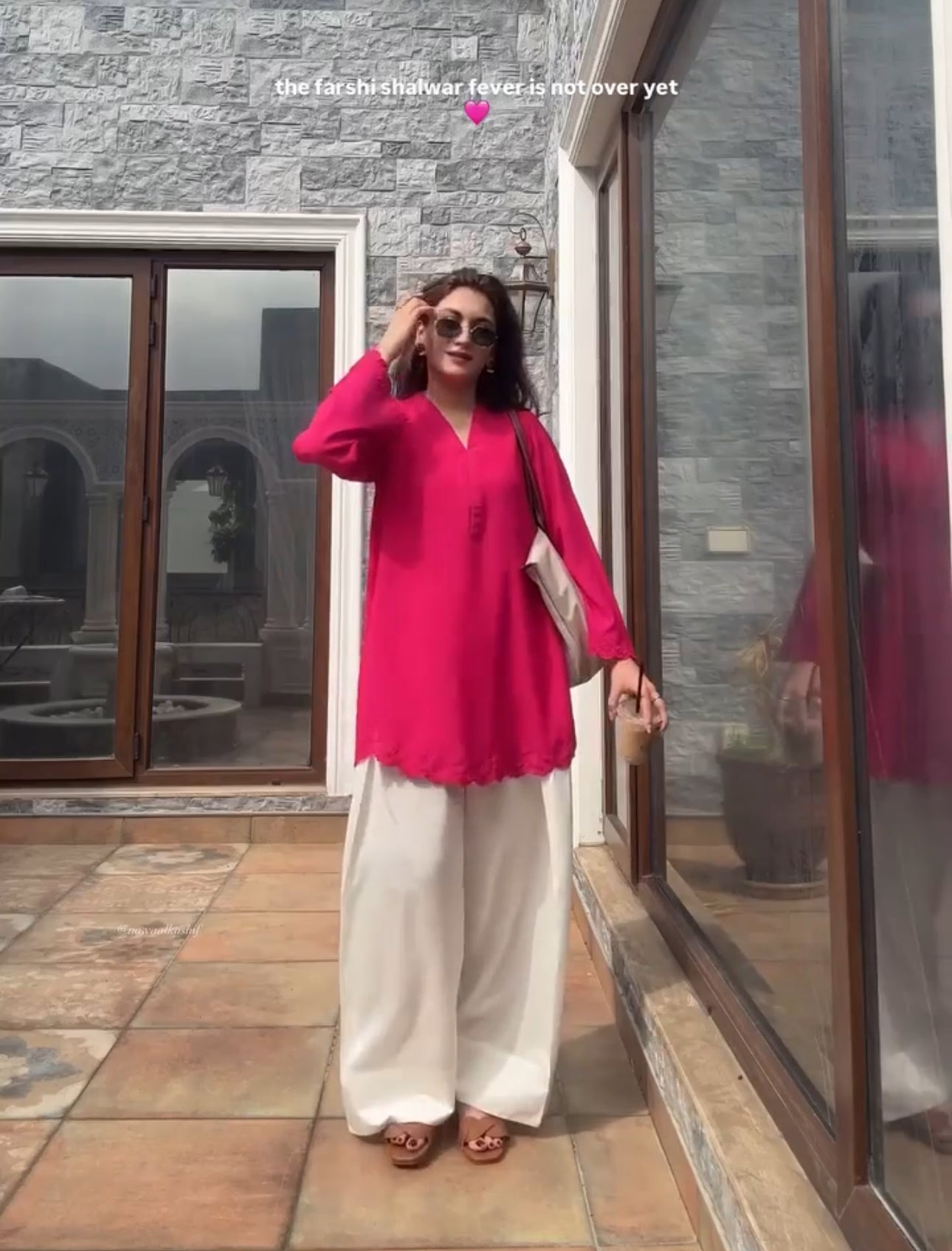 Fuchsia Pink Scalloped Embroidery Kurta with Off-White Farshi Trousers