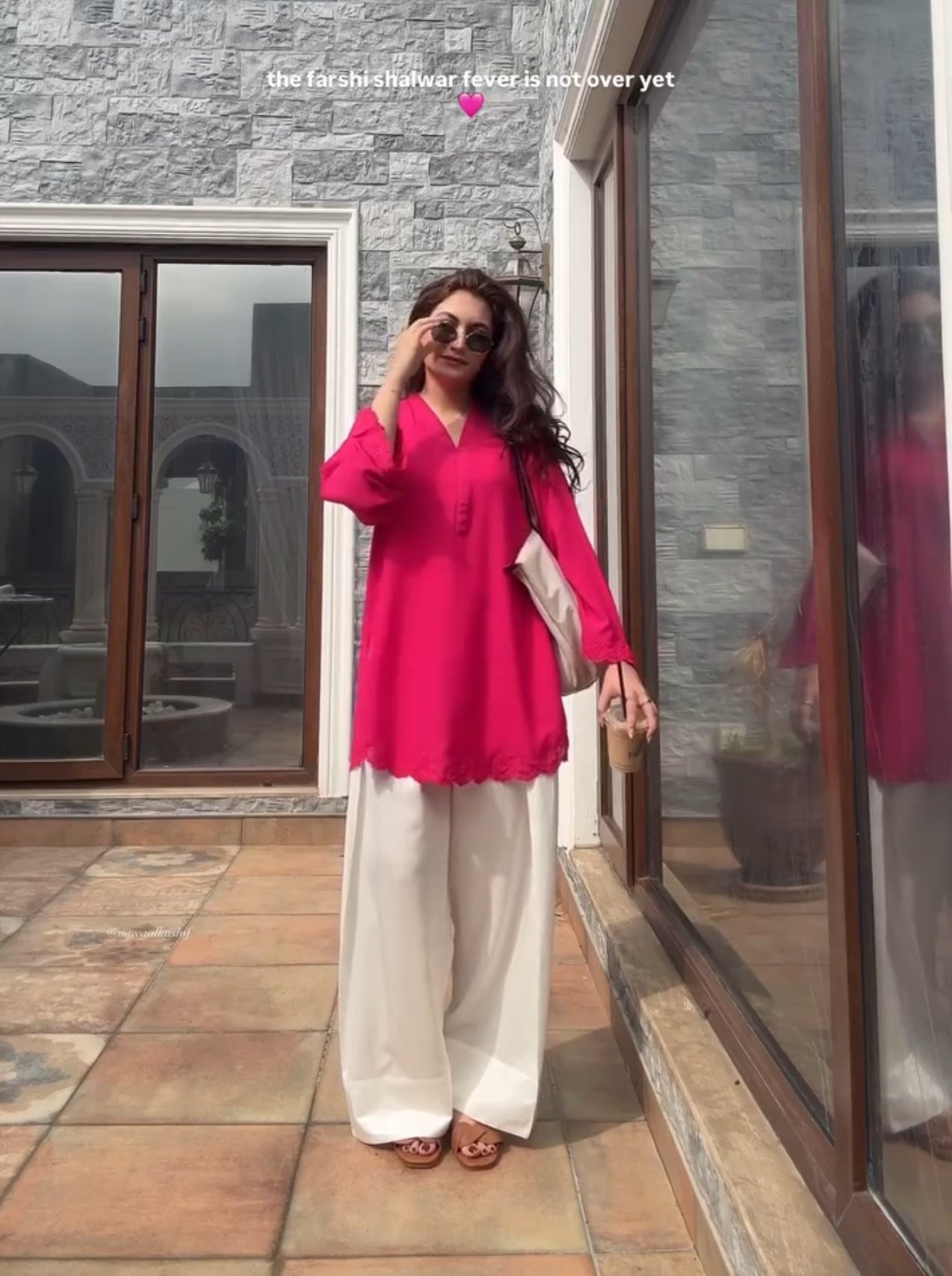 Fuchsia Pink Scalloped Embroidery Kurta with Off-White Farshi Trousers