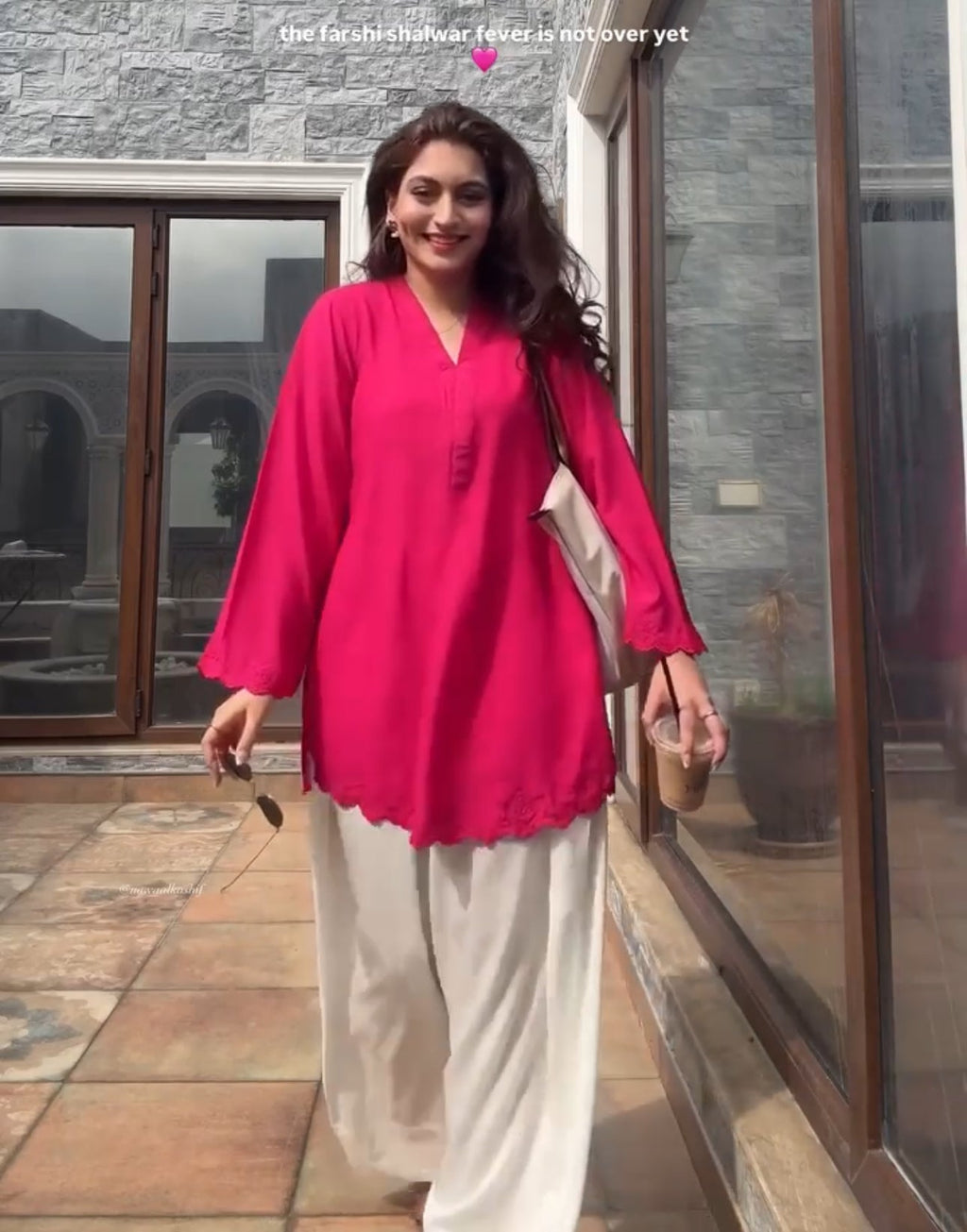 Fuchsia Pink Scalloped Embroidery Kurta with Off-White Farshi Trousers