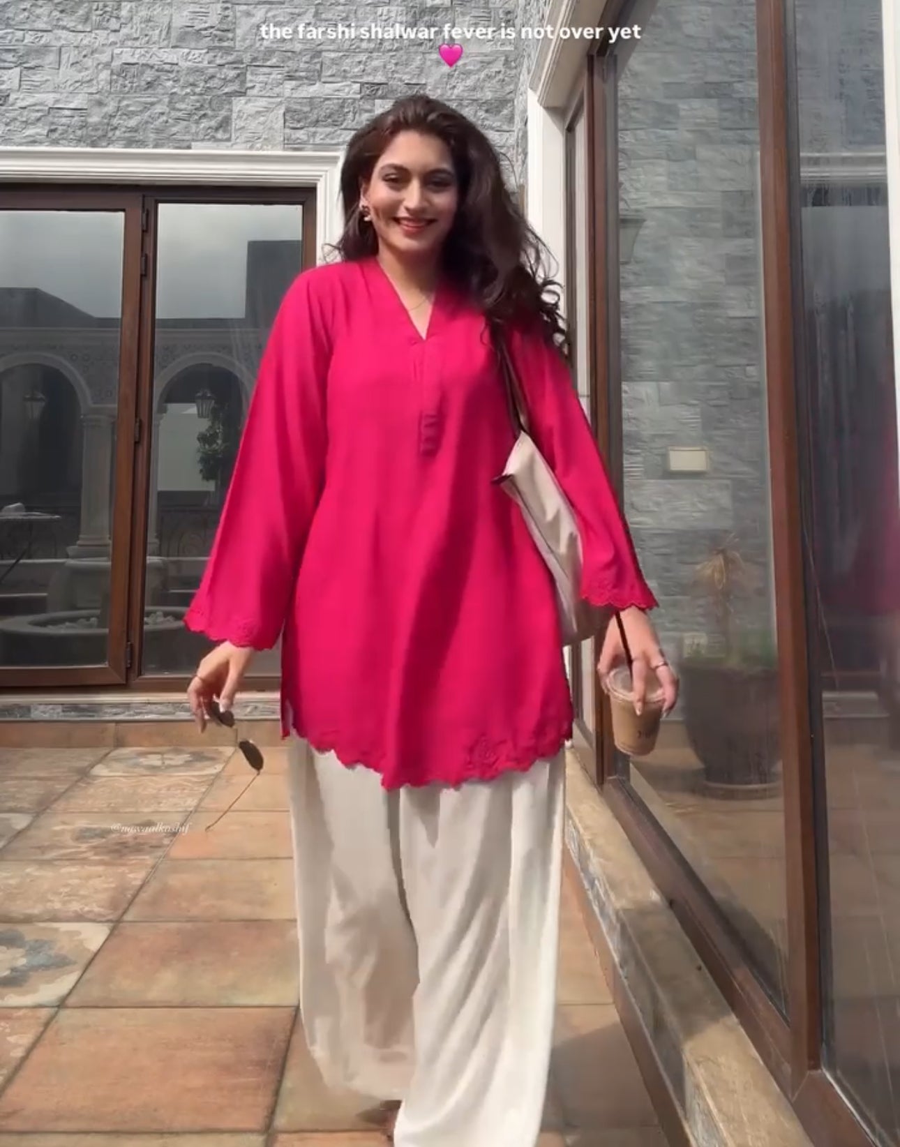 Fuchsia Pink Scalloped Embroidery Kurta with Off-White Farshi Trousers