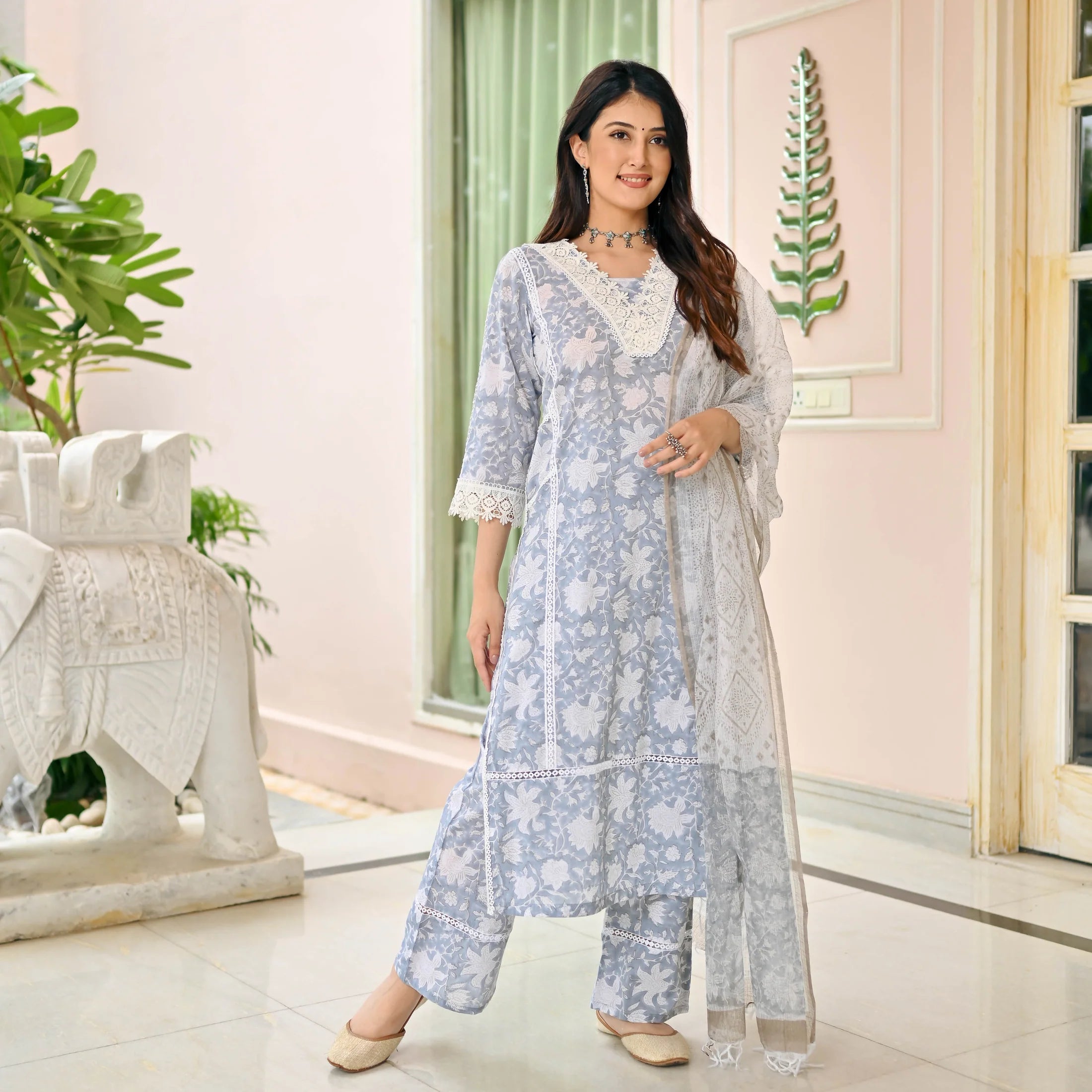 Jaipuri Grey & White Floral Screen Printed Kurta Set with Lace Accents